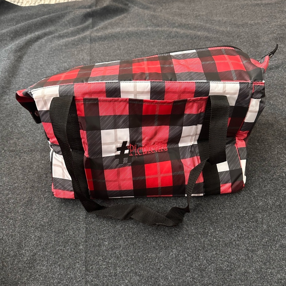 thirty-one Buffalo Plaid Insulated bag